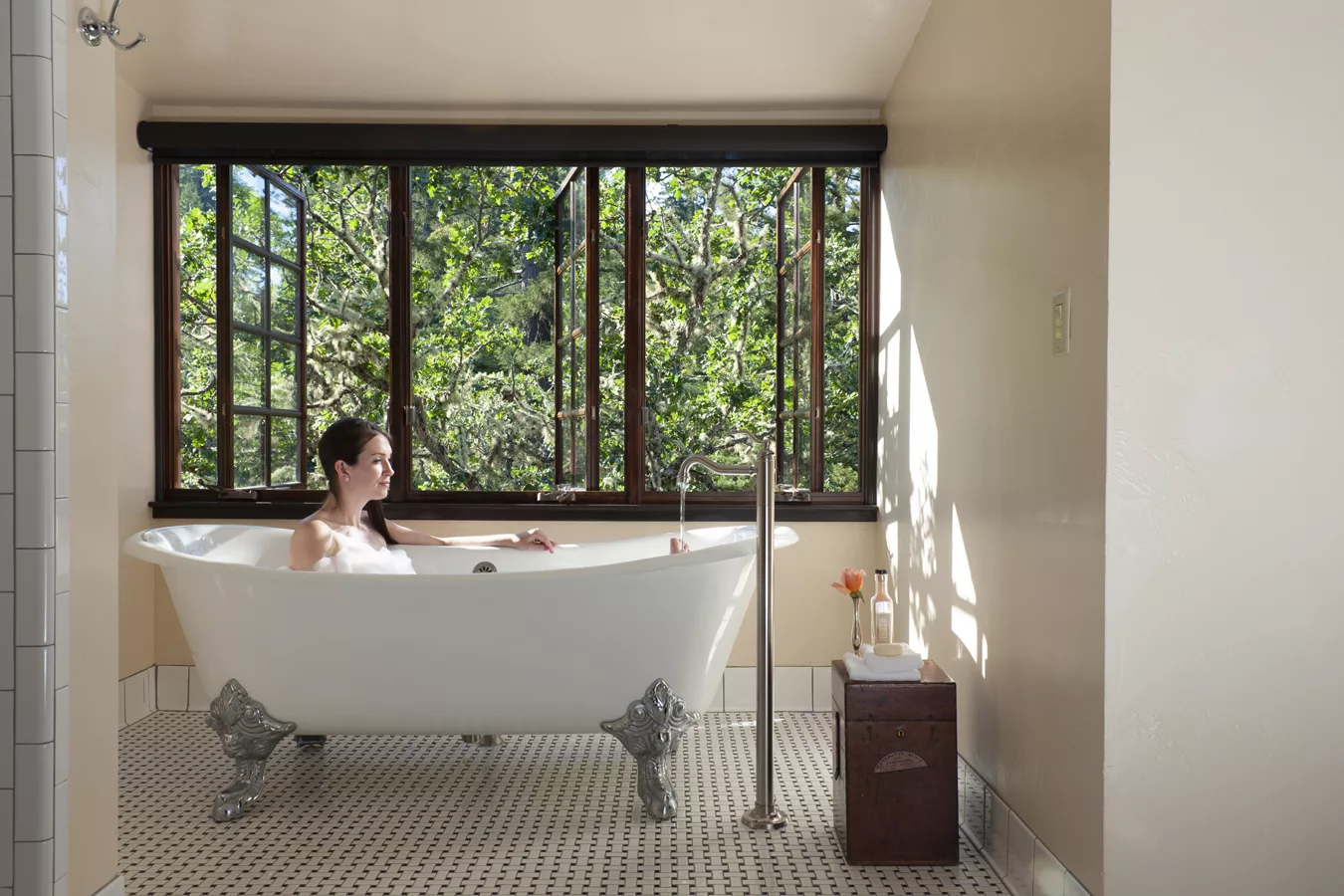 Soaking tubs at Benbow Historic Inn